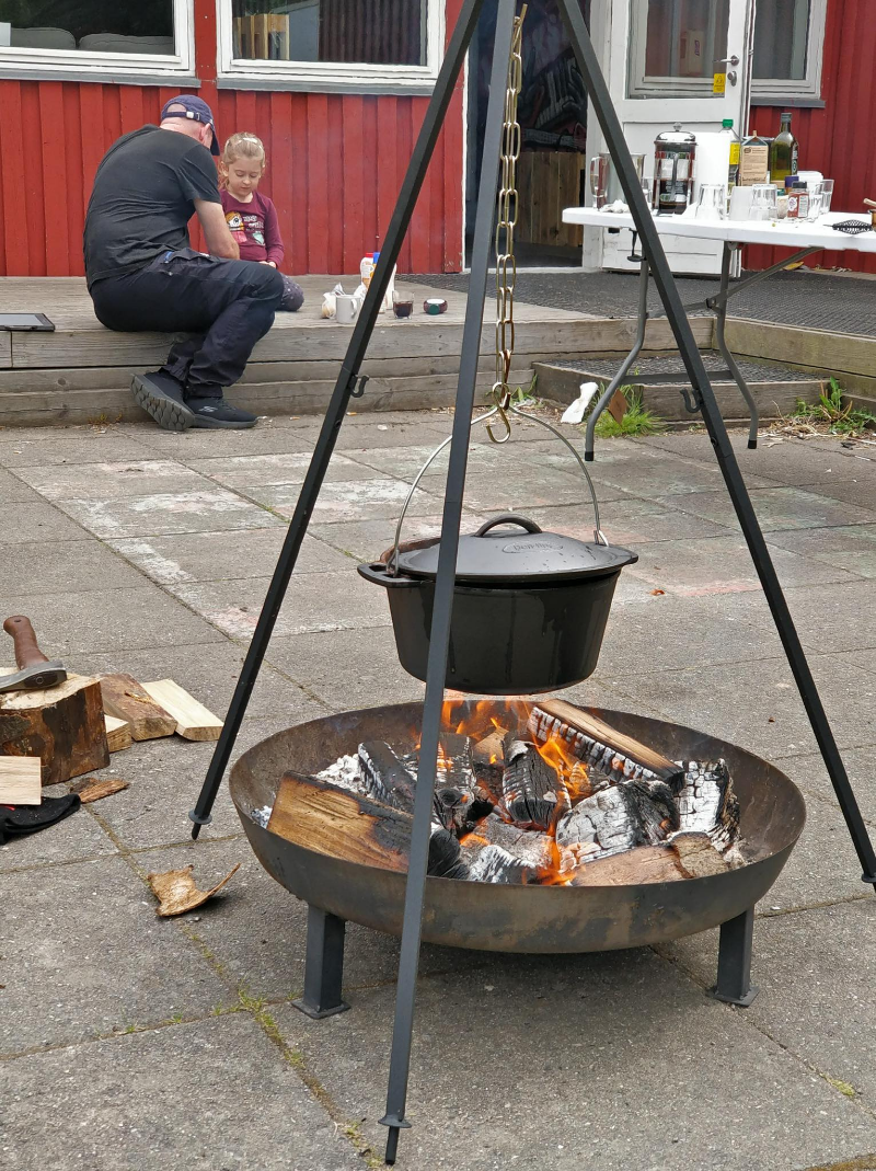 Søndagsspisning og leg - vi byder på risengrød over bål for voksne 16 år og opefter